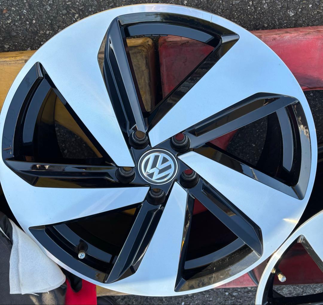 おにおん！VW ゴルフ 7.5 GTI 純正ホイール