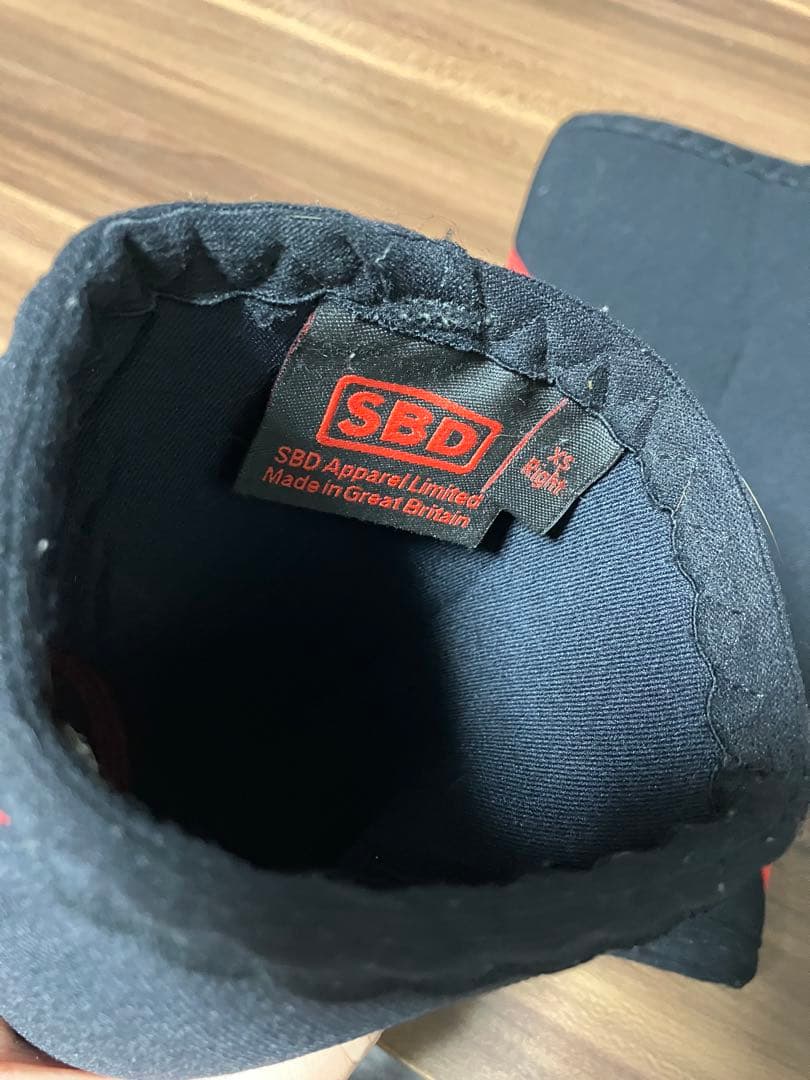 SBD ニースリーブxs 黒/赤