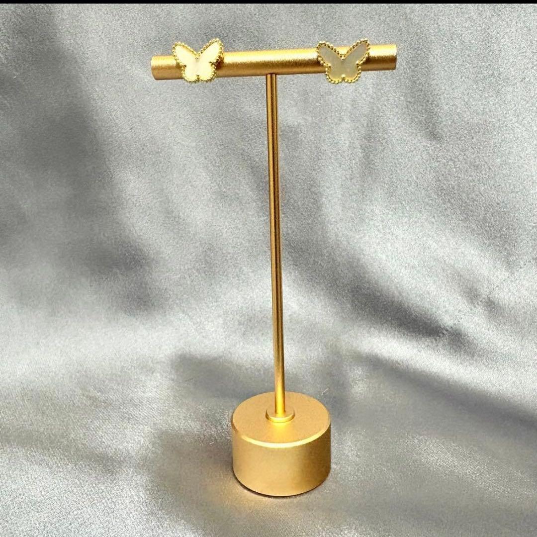 バタフライピアス