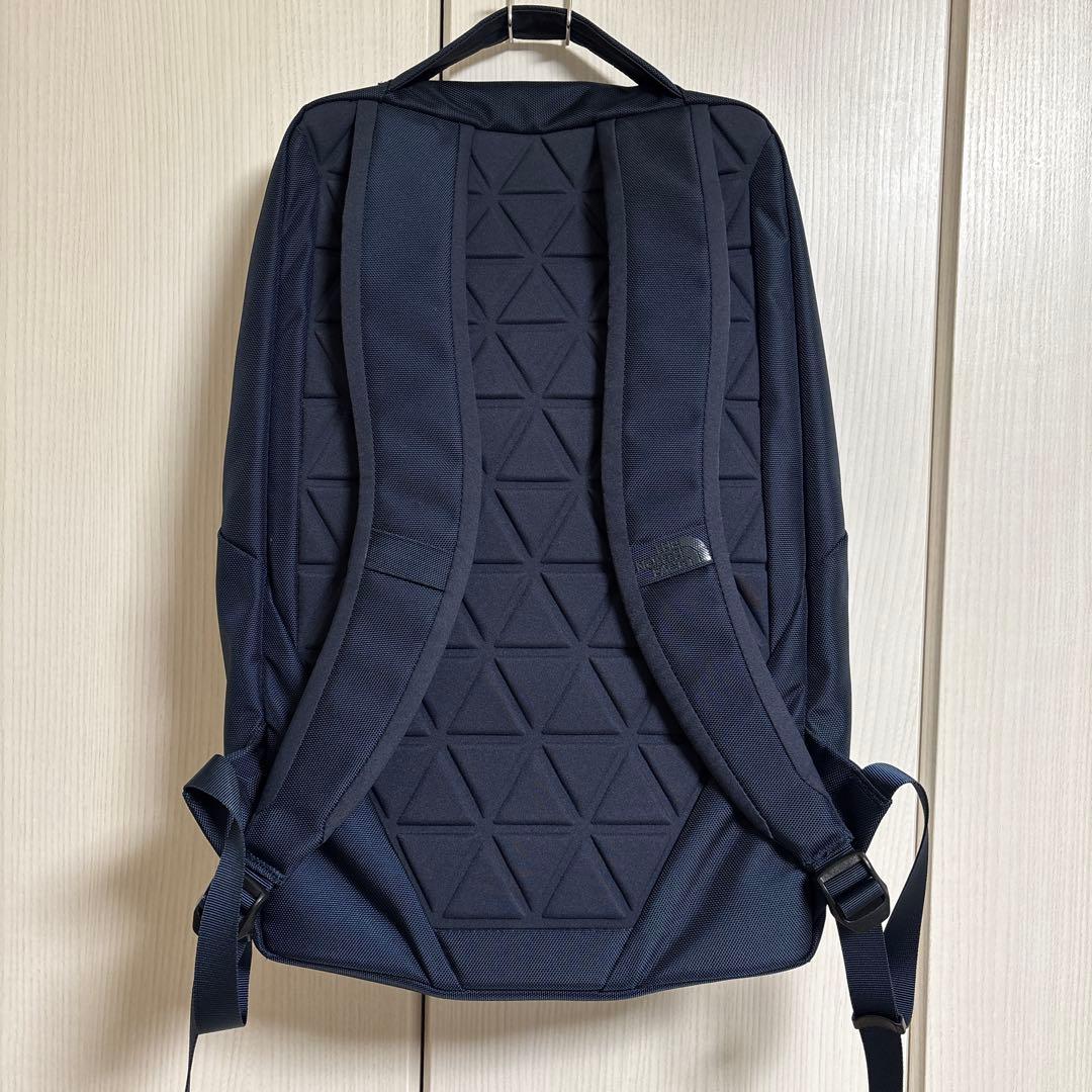 バッグ THE NORTH FACE Shuttle Daypack Slim15.5L