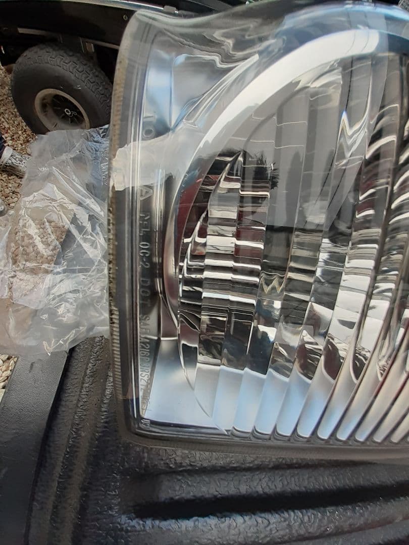 タンドラ　純正テールランプ 左右セット 赤 クリア