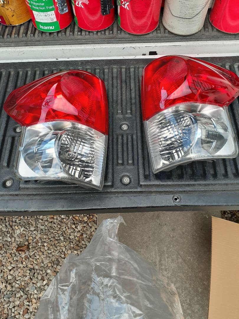 タンドラ　純正テールランプ 左右セット 赤 クリア