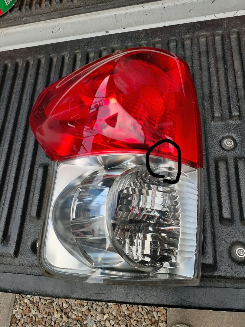 タンドラ　純正テールランプ 左右セット 赤 クリア