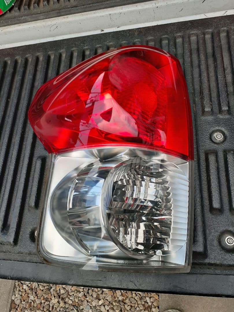 タンドラ　純正テールランプ 左右セット 赤 クリア
