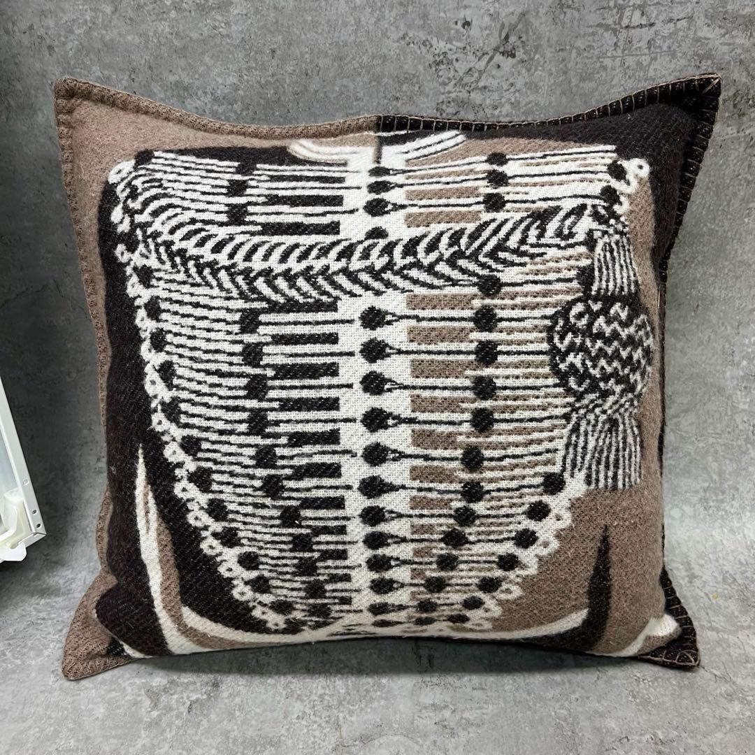 P*O様 ⭐︎HERMES エルメス クッション ブラウン ベージュ ウール カ