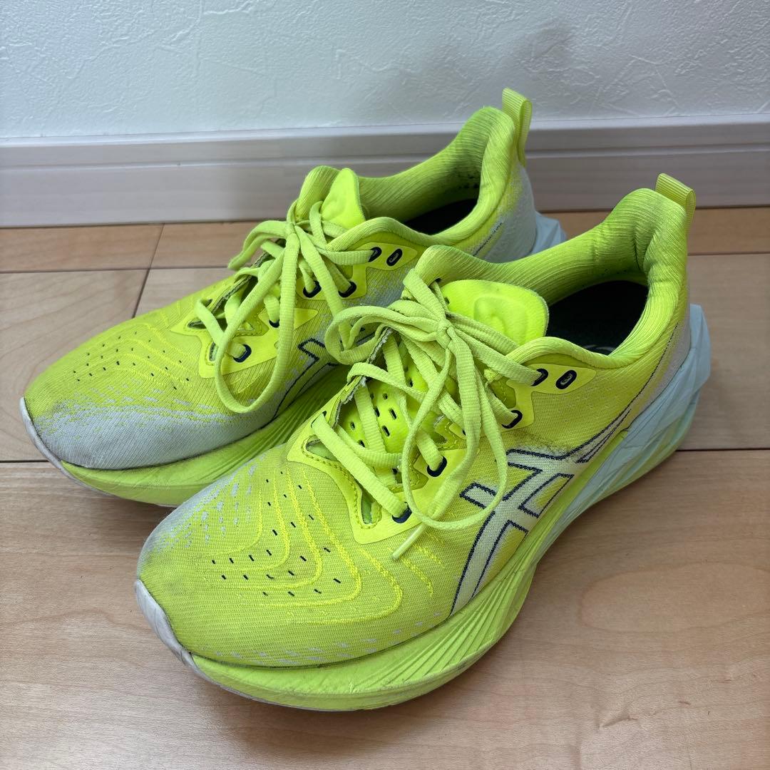 【美品】アシックス ノヴァブラスト4 ランニング マラソン 26.0cm