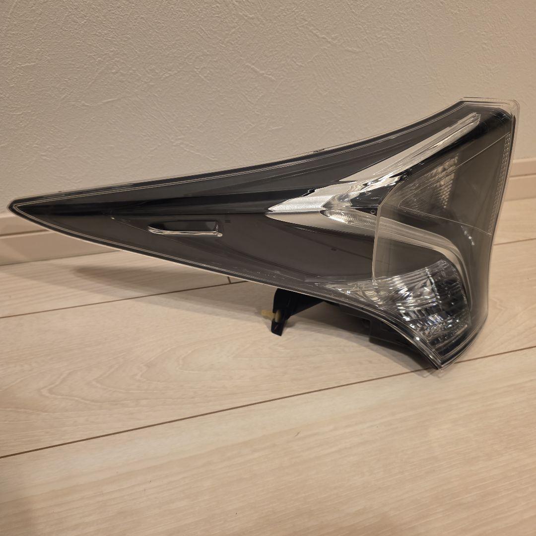 50 プリウス　前期　純正　加工　テールランプ