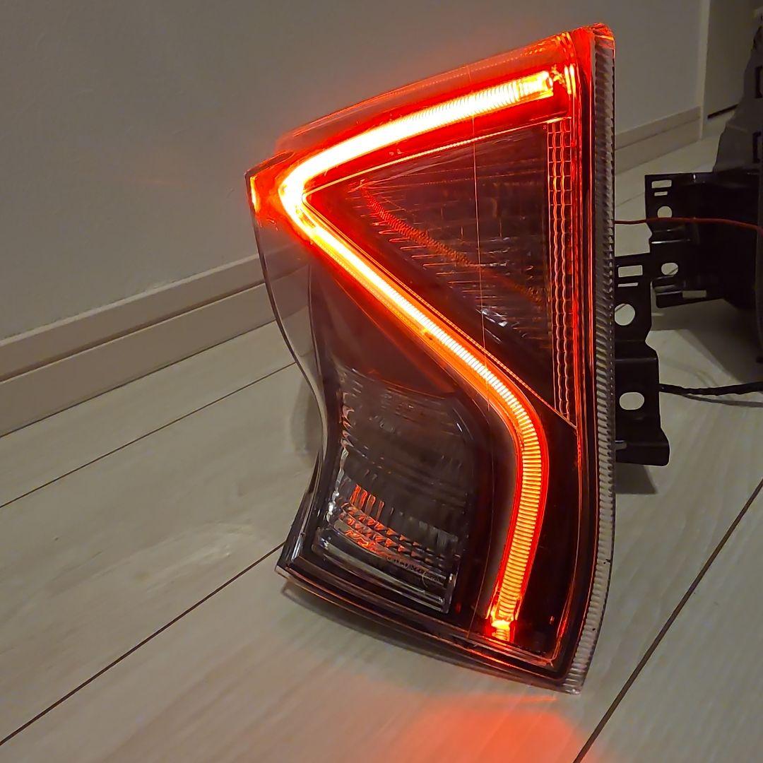 50 プリウス　前期　純正　加工　テールランプ