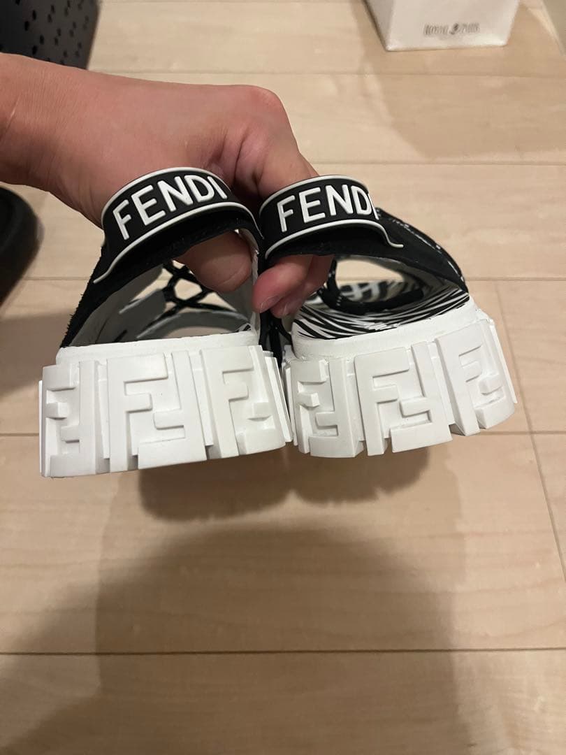 FENDI フェンディ　チャンキーソール サンダル