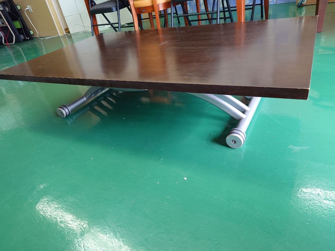 ★期間限定セール★　昇降式テーブル ダークブラウン　無段階調整