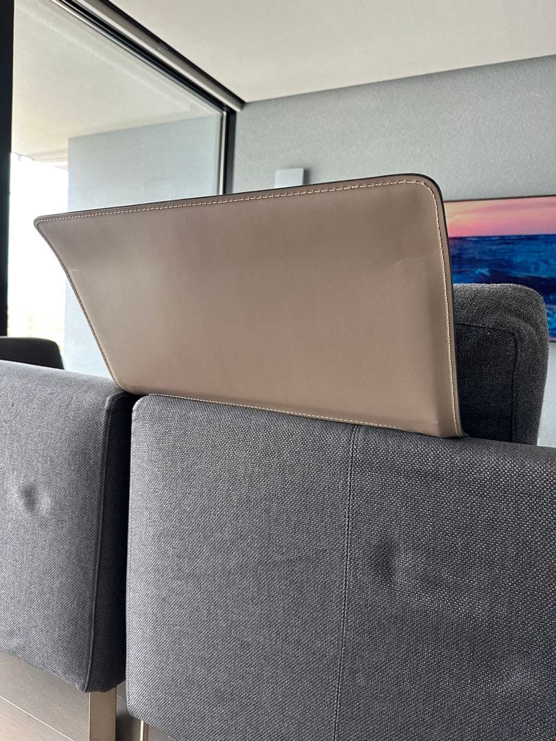 最高峰　ミノッティ　レザー 背当てクッション　グレージュ　1個