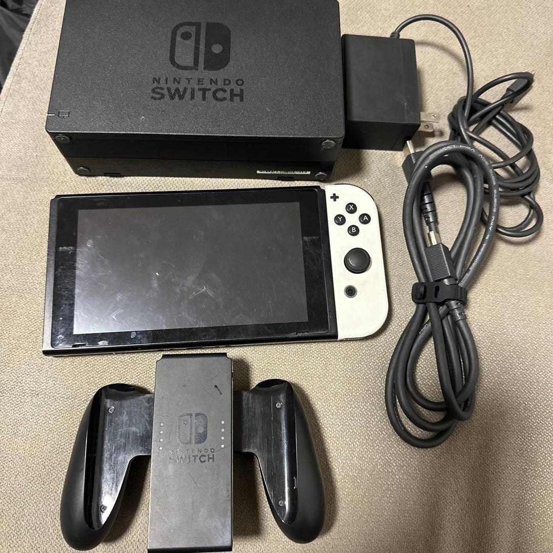 Nintendo Switch 本体 ホワイト/ブラック 初期化済