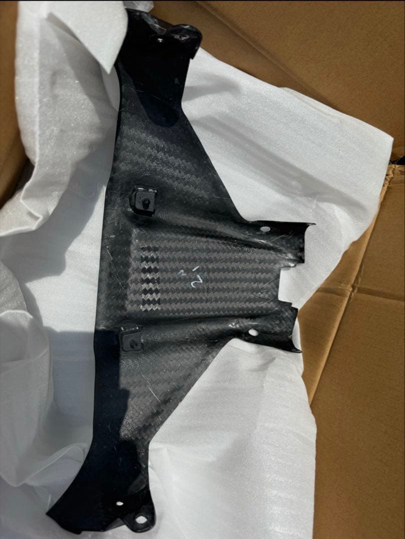 ZX-10R カーボンタンクカバー