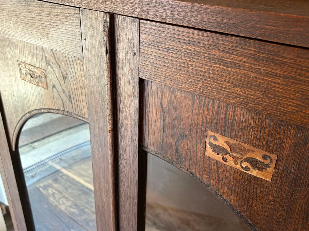 木製ガラス扉キャビネット　本箱　本棚　レトロ