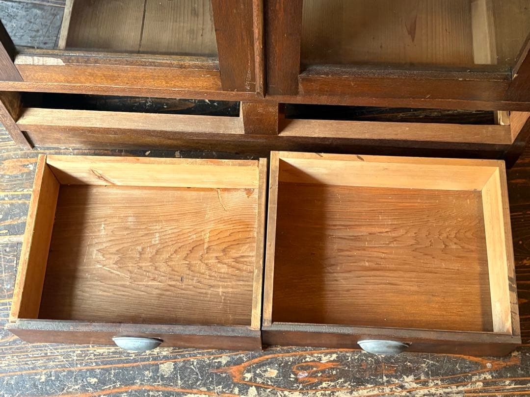 木製ガラス扉キャビネット　本箱　本棚　レトロ