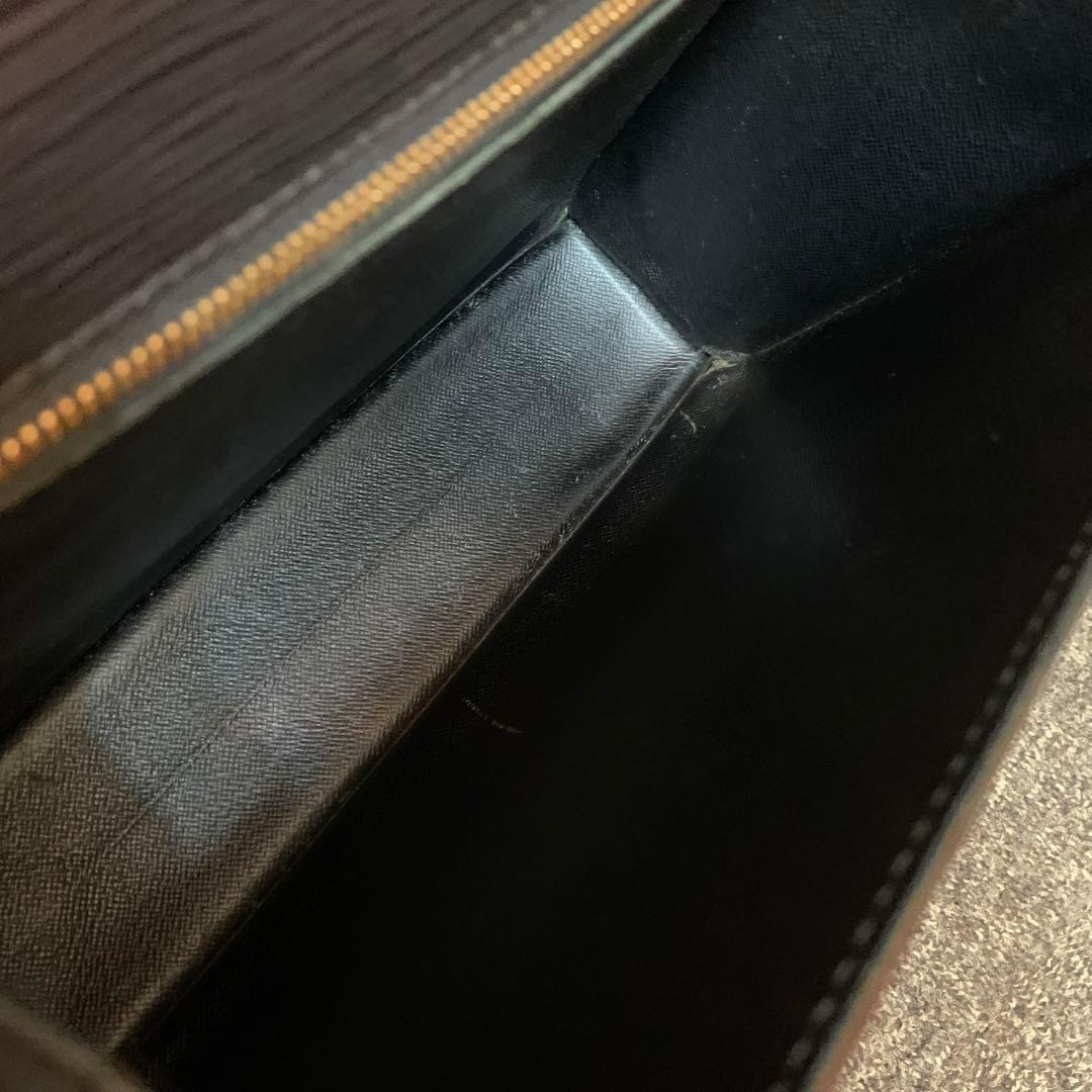 ルイ・ヴィトン ハンドバッグ エピ モンソー 28 M52122