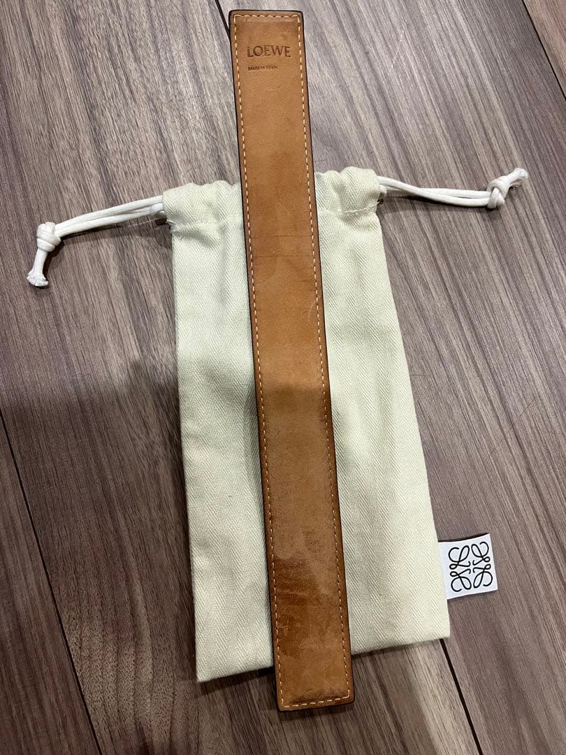 ロエベ　レザーバングル