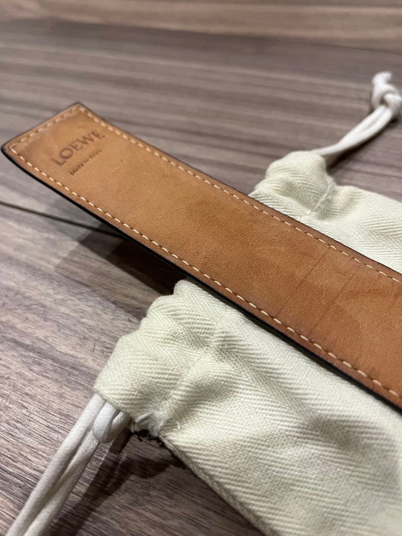 ロエベ　レザーバングル