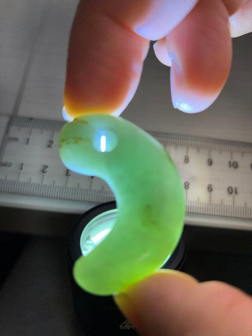 勾玉　出土品　縄文期　弥生期　ろうかん　翡翠　ヒスイ　糸魚川