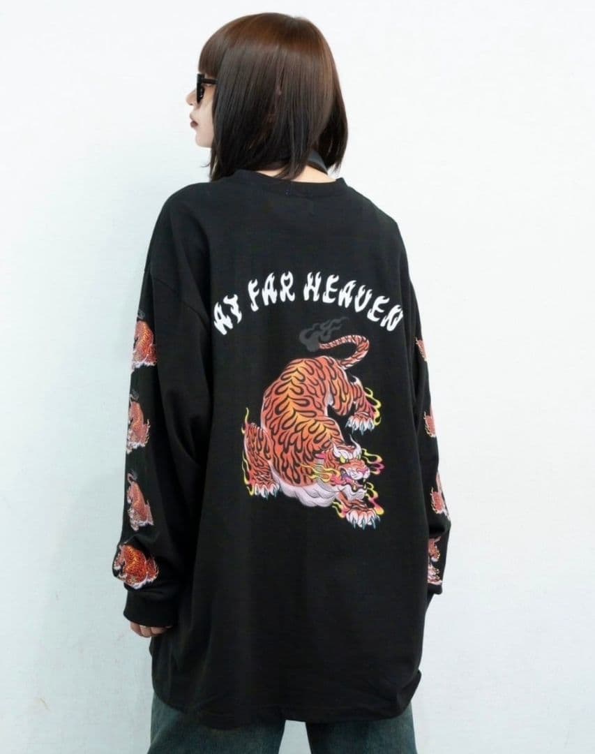 【新品未使用】チュウカタベタイ TIGER ロングスリーブTシャツ