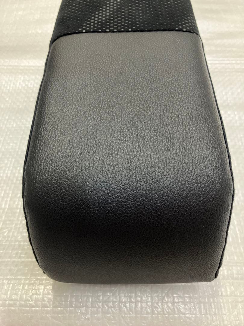 ♦︎ダイハツ★タントカスタムLA600S★純正アームレストレザー★