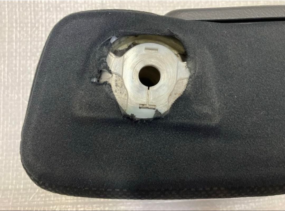 ♦︎ダイハツ★タントカスタムLA600S★純正アームレストレザー★