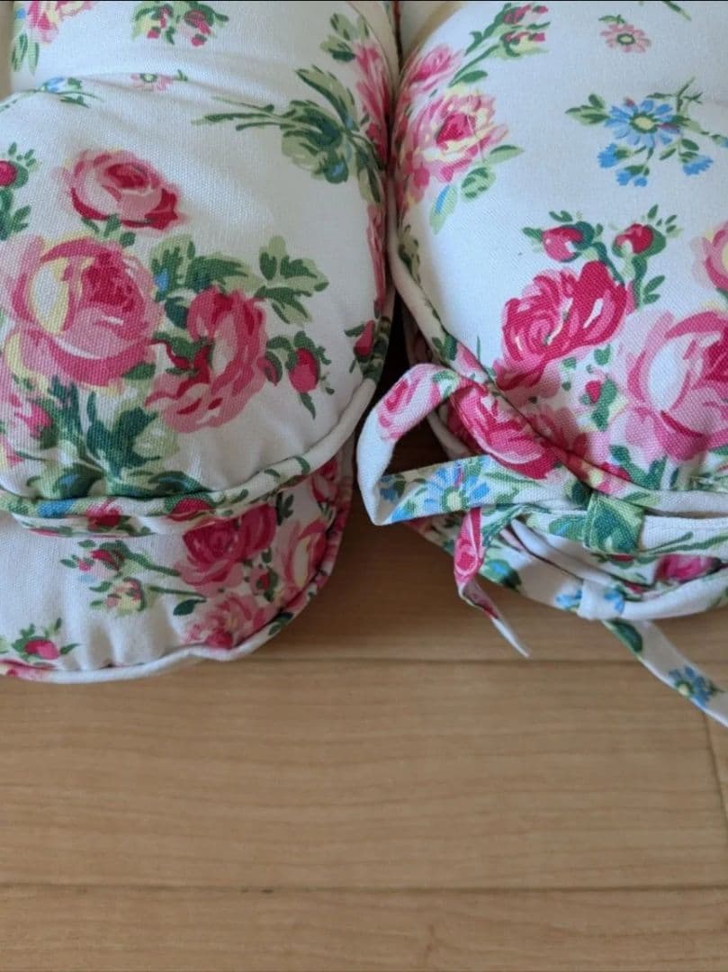 タグ付き新品　ローラアシュレイシートクッション 4枚セット