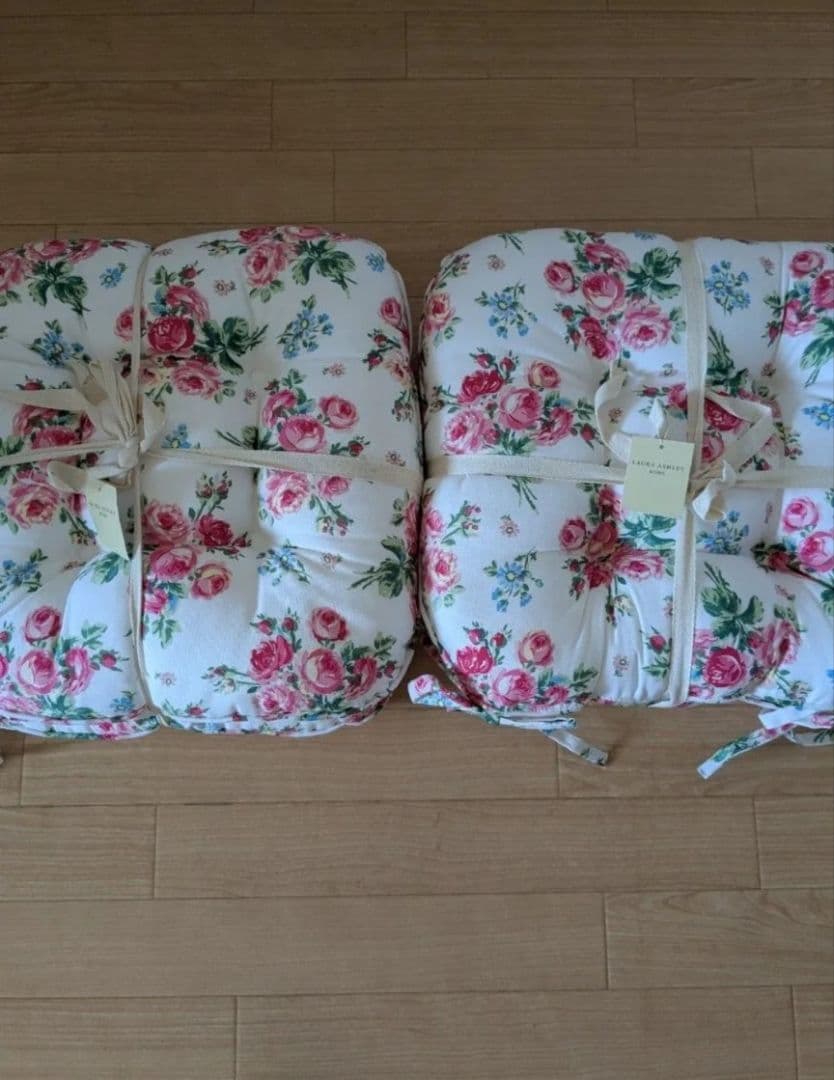 タグ付き新品　ローラアシュレイシートクッション 4枚セット