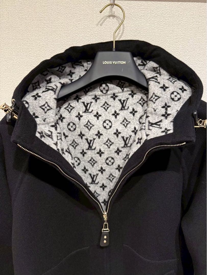 ※お値引不可【最終値下げ】2024年購入 ルイヴィトン コート 黒 36 美品