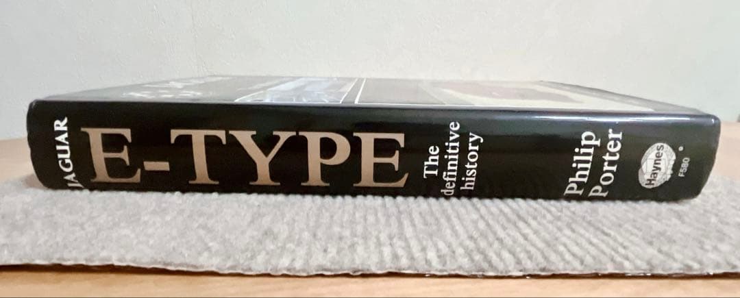 Jaguar E-Type:The Definitive History 英語版