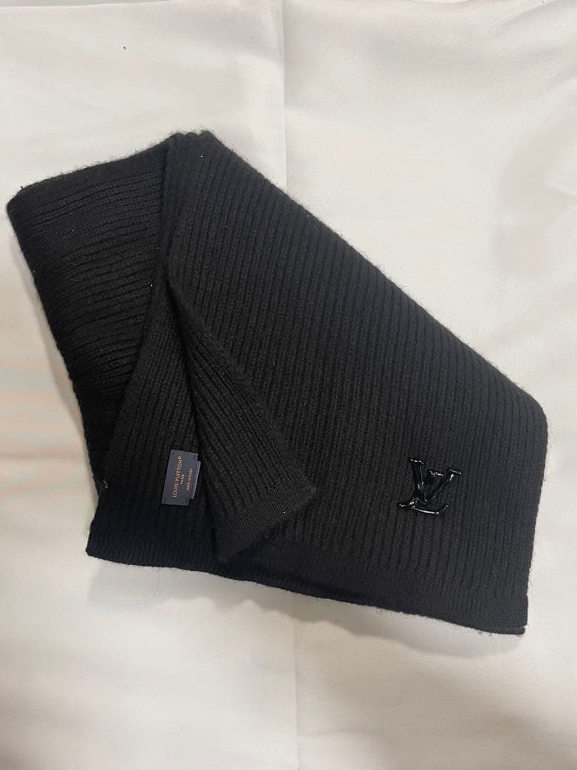 ルイヴィトン カシミヤ100% ロングマフラー 黒 LVロゴ