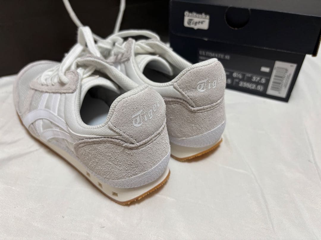 【みーたん】オニツカタイガー　23.5cm