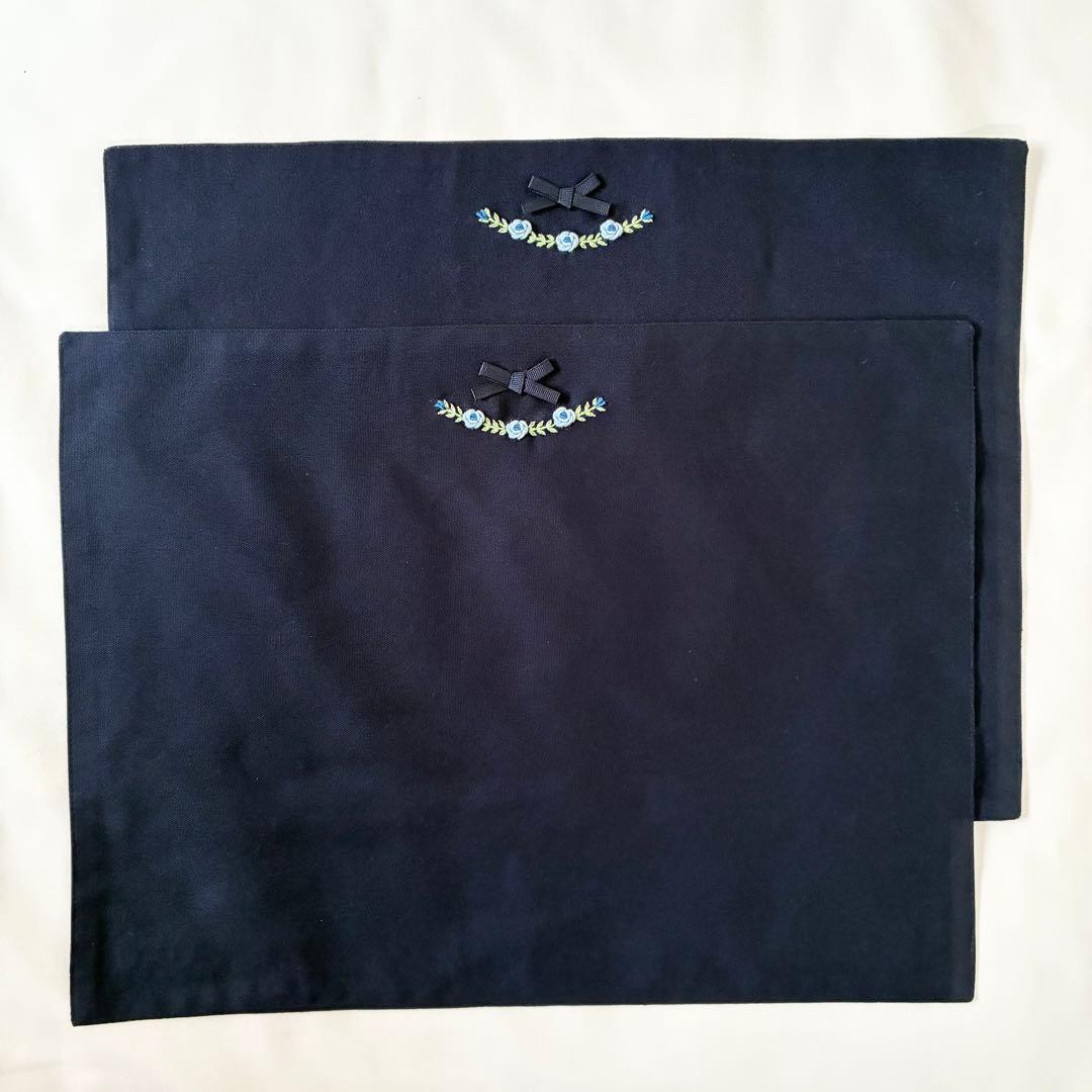 n＊　手刺繍　水筒入れ　肩紐カバー　ランチマット　携帯ケース　【1/2】