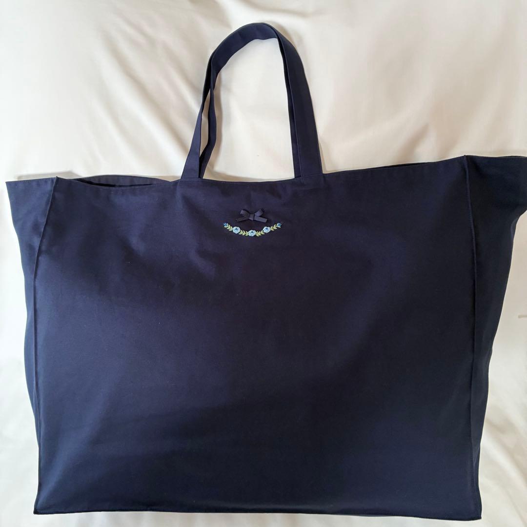 n＊　手刺繍　水筒入れ　肩紐カバー　ランチマット　携帯ケース　【1/2】