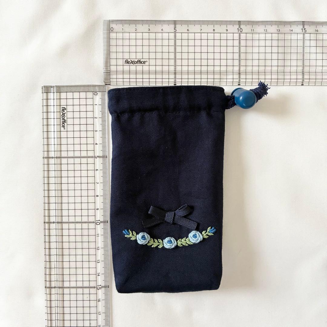 n＊　手刺繍　水筒入れ　肩紐カバー　ランチマット　携帯ケース　【1/2】