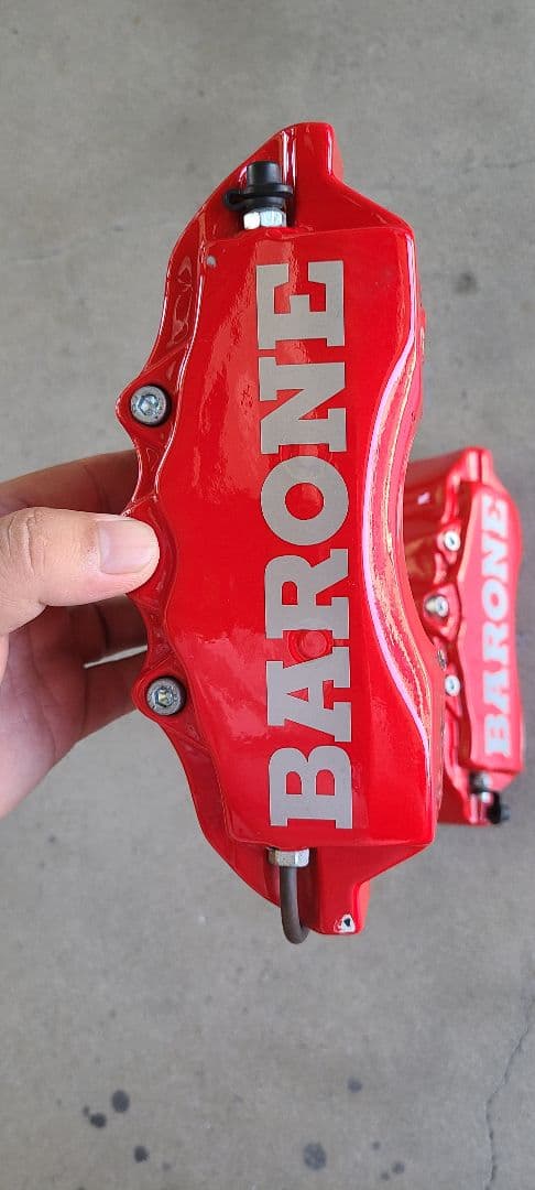 ハイエース BARONE ブレーキキャリパーカバー 赤 汎用