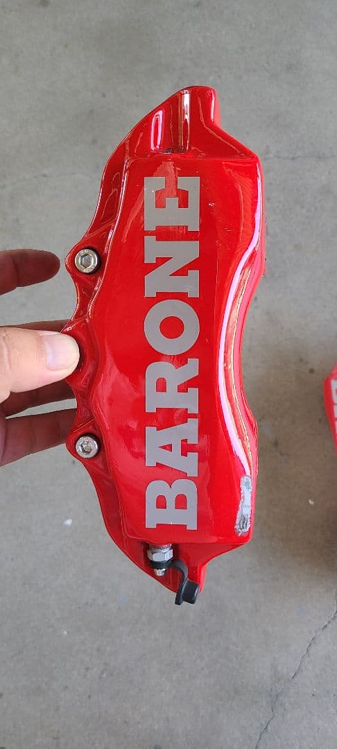 ハイエース BARONE ブレーキキャリパーカバー 赤 汎用