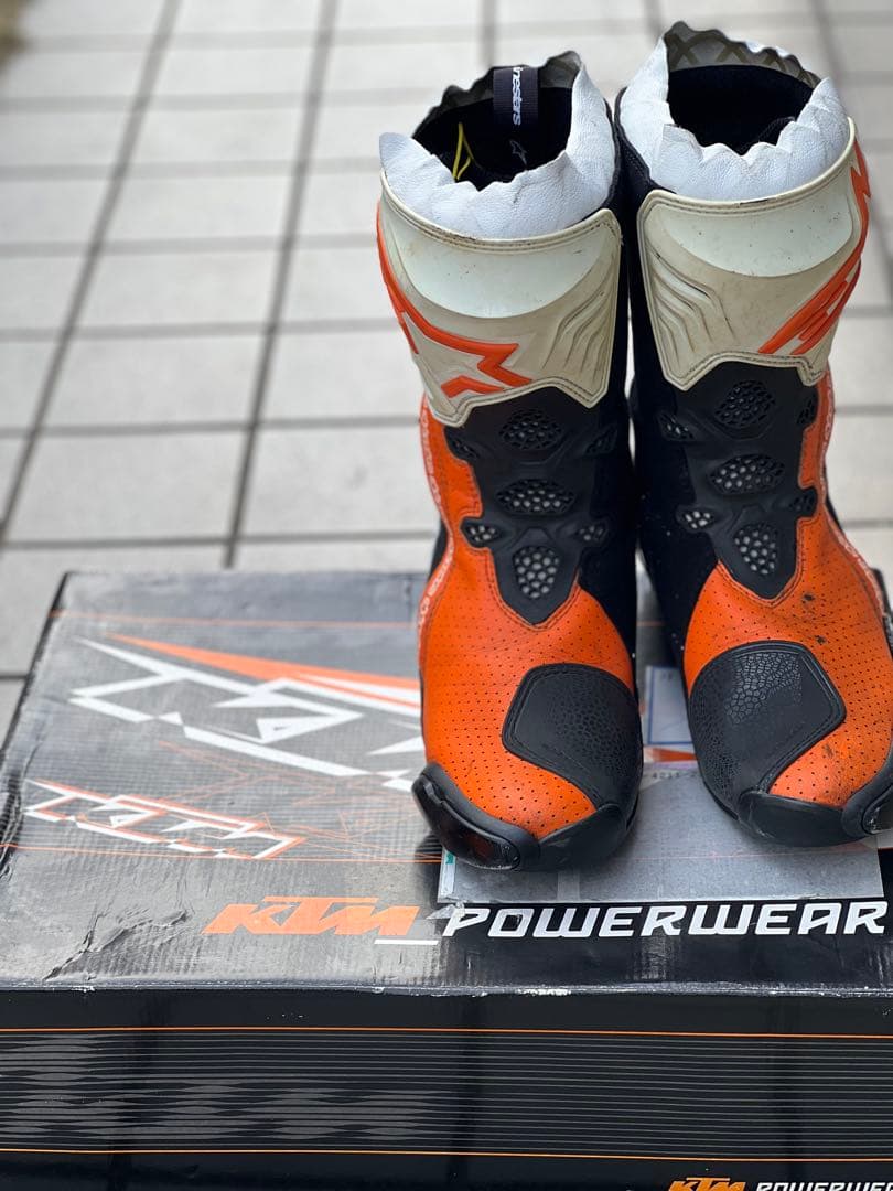 Alpinestars Supertech R KTM限定仕様
