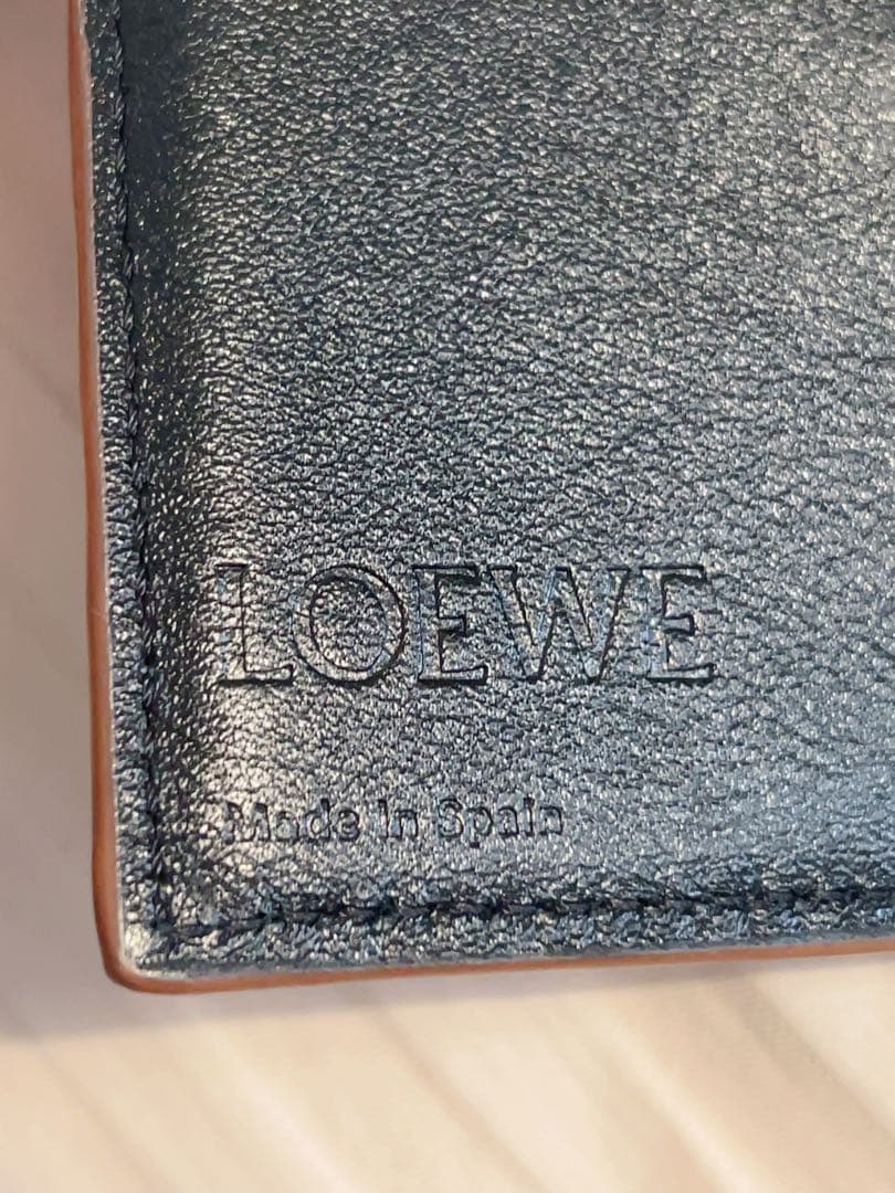 LOEWE 三つ折り財布 黒 レザー