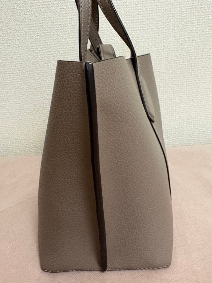 【2月8日まで】トリーバーチ ペリー　スモールトリプルコンパートメント