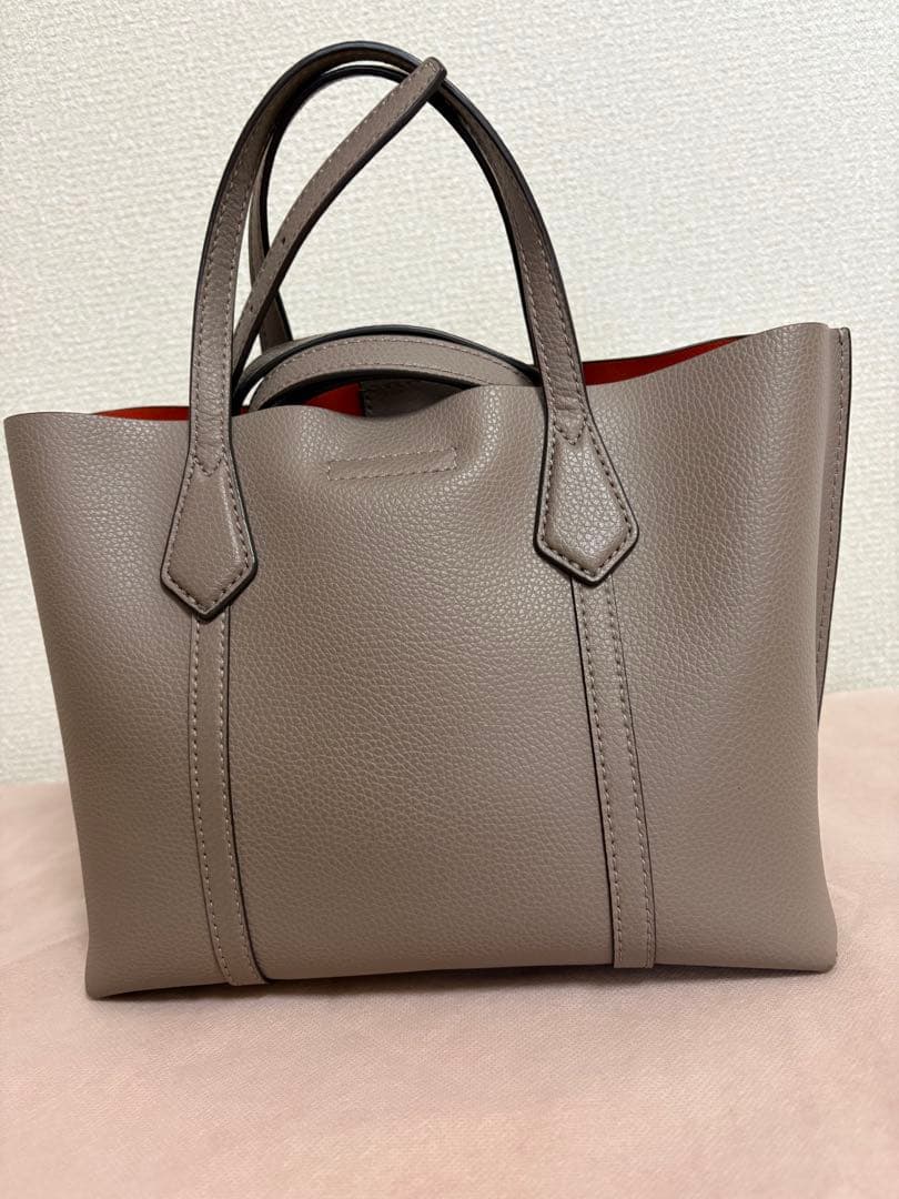 【2月8日まで】トリーバーチ ペリー　スモールトリプルコンパートメント