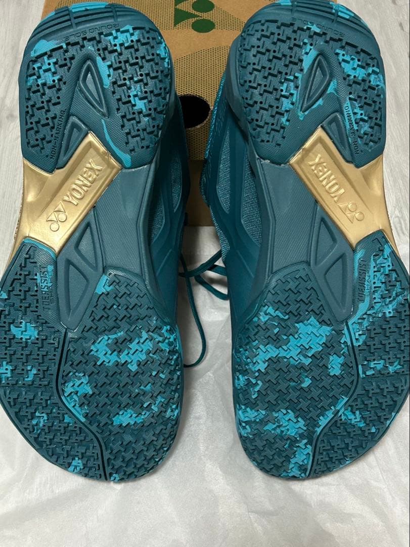 ヨネックス　パワークッション カスケードドライブ　26.5cm