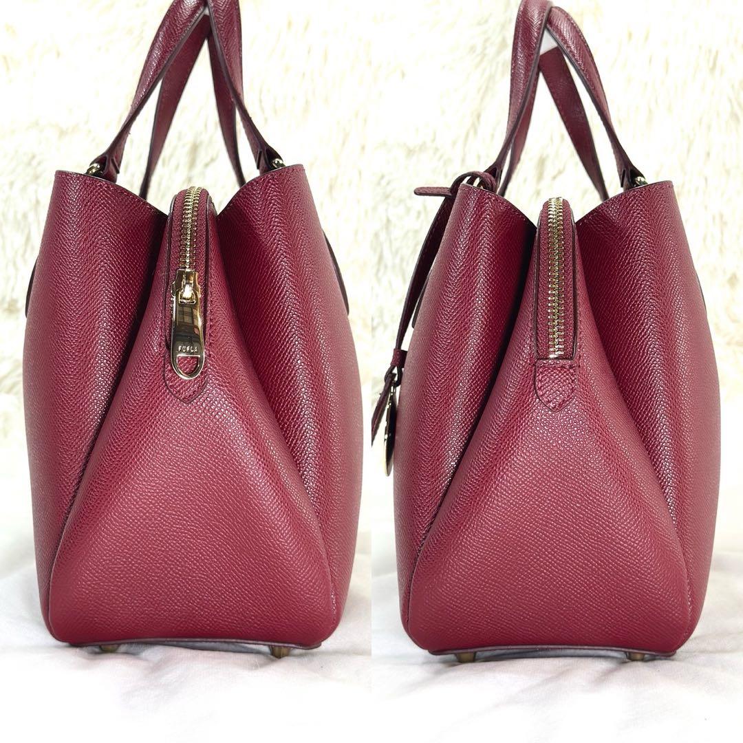 【未使用級】フルラ ミネルヴァ エス 2way ショルダーバッグ レザー 肩掛け