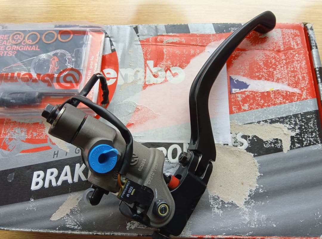 ブレンボーブレーキマスターシリンダRCS19