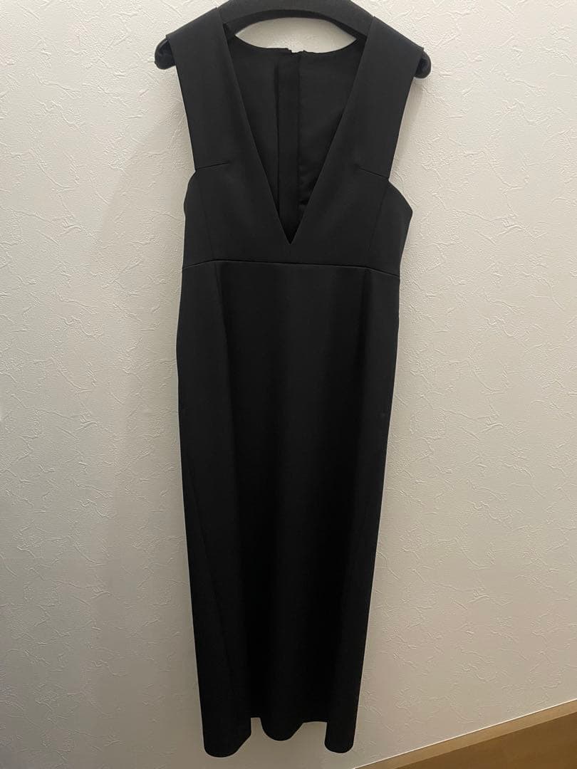 ANAYI 黒 Vネック ワンピース