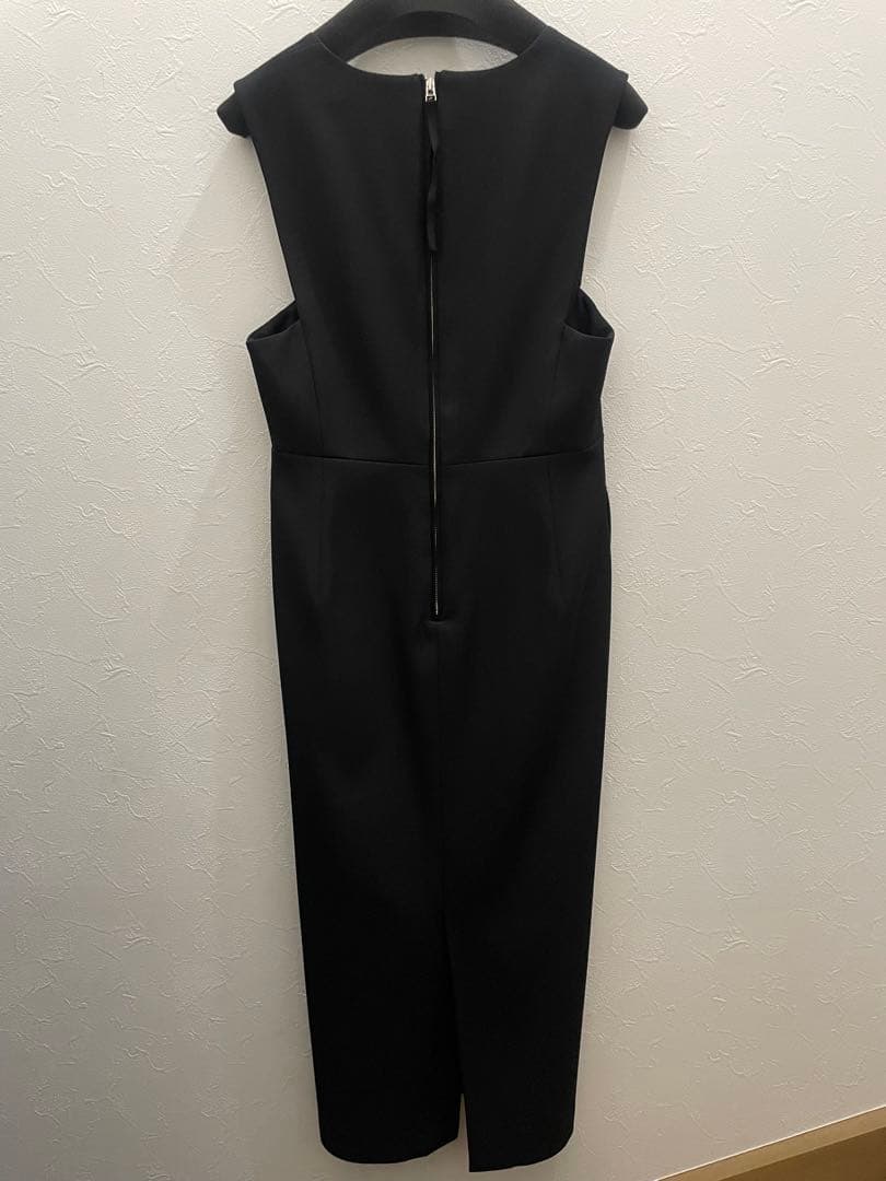 ANAYI 黒 Vネック ワンピース