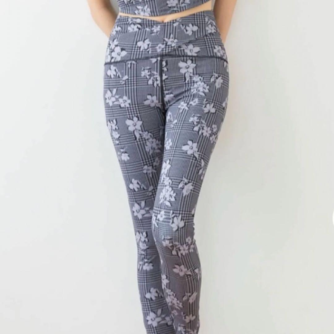 SUKALA チェックビスチェブラトップ&チェックウエストクロスレギンス