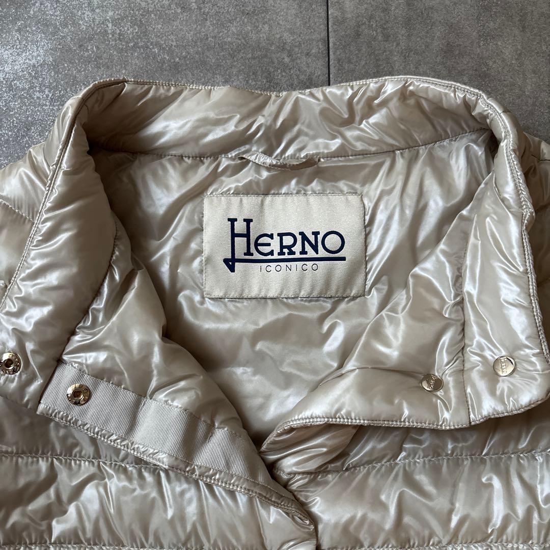HERNO アイボリー ダウンベスト