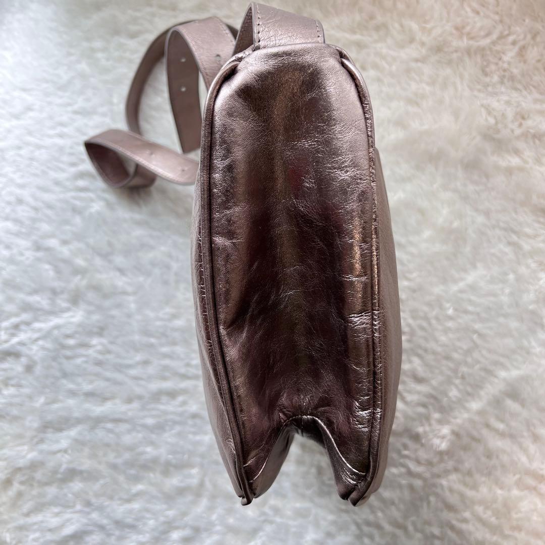 イアパピヨネ スワローマチショルダー アンティークゴールド