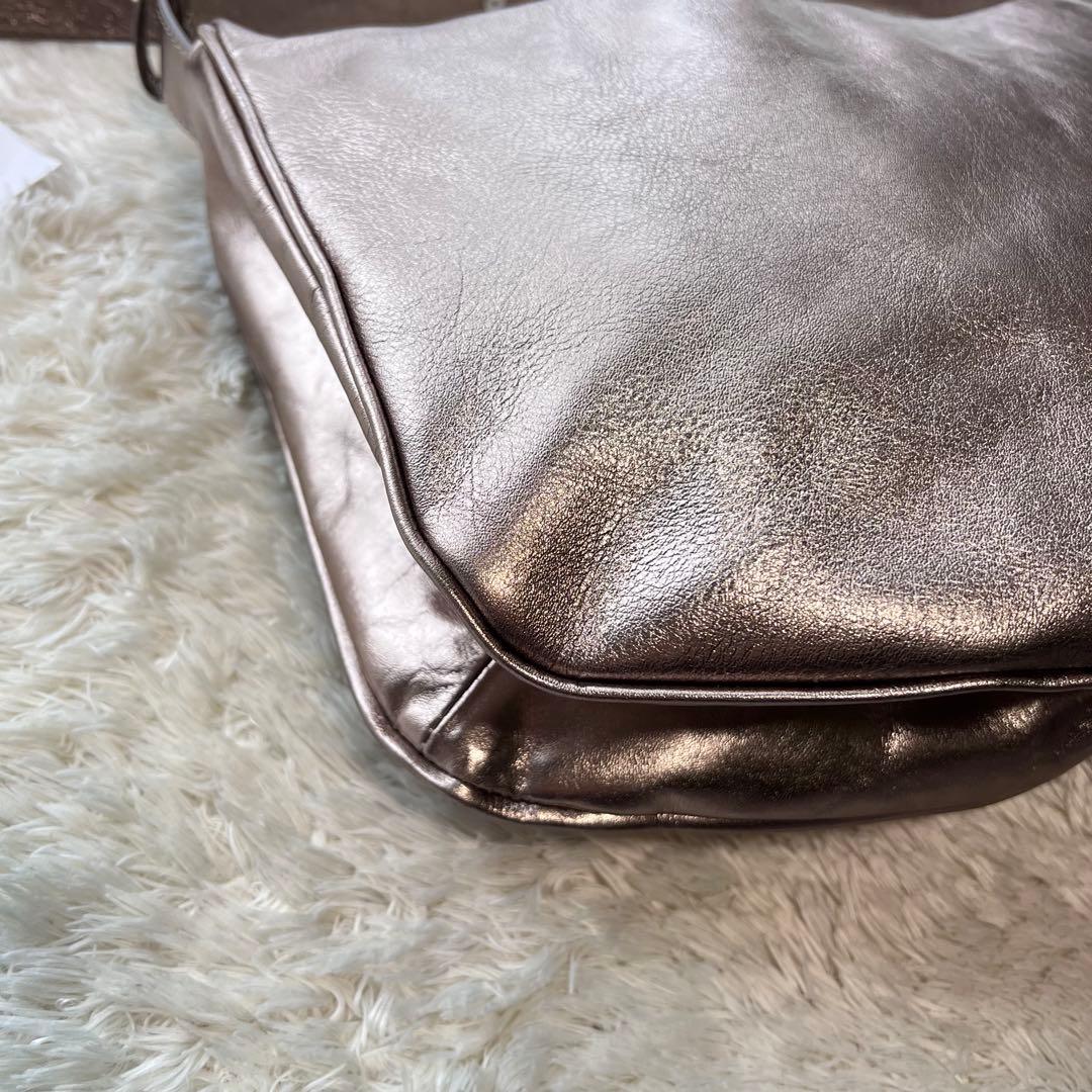 イアパピヨネ スワローマチショルダー アンティークゴールド